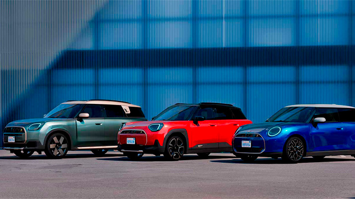 Vediamo 3 modelli di MINI affiancati.